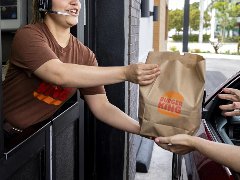Burger King впроваджує AI помічника, який прислухається до працівників